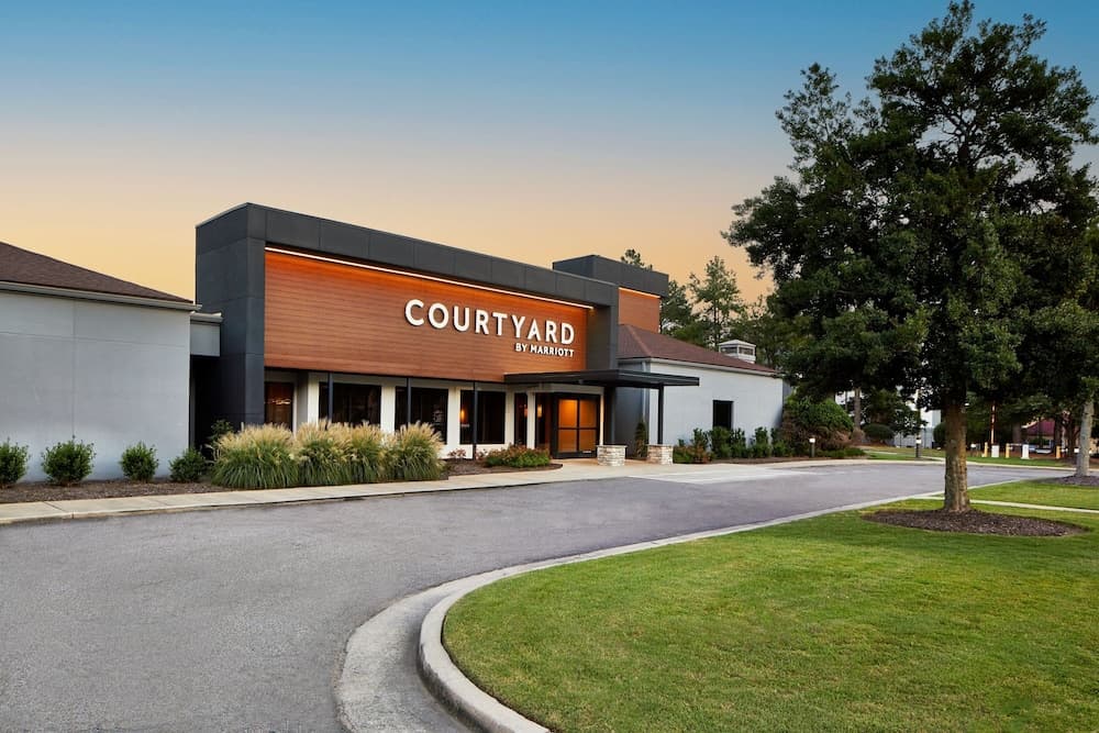 Courtyard by Marriott Memphis East/Park Avenue