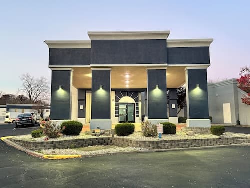 Quality Inn & Suites Cincinnati Uptown Norwood