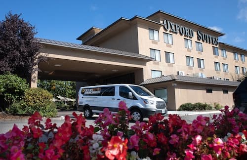 Oxford Suites Portland - Jantzen Beach