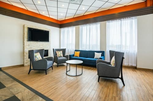 Comfort Inn & Suites Barrie - Highway 400