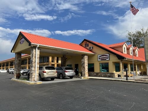 Country Hearth Inn & Suites Cartersville