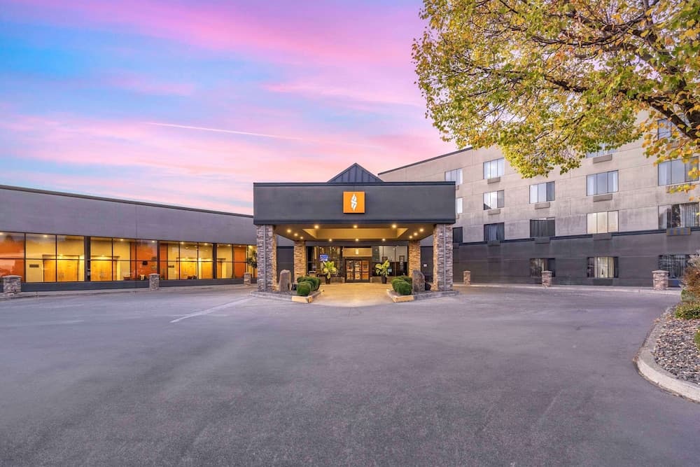 Hell Canyon Grand Hotel, Ascend Hotel Collection