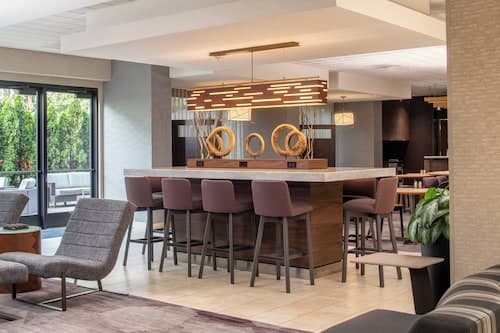 Courtyard by Marriott Portland Airport