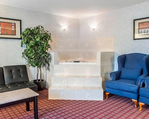 Quality Inn & Suites Gibsonia - Pittsburgh North