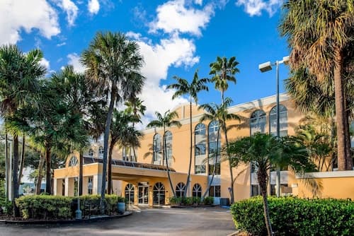 La Quinta Inn & Suites by Wyndham Fort Lauderdale Tamarac