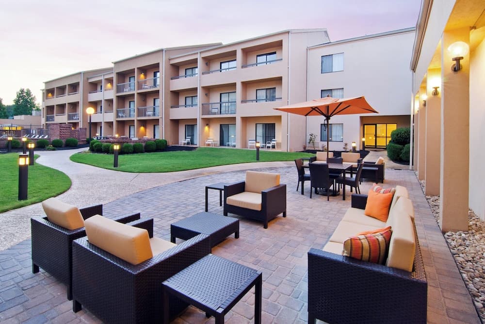 Courtyard by Marriott Huntsville University Drive