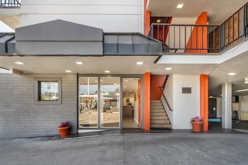 La Luna Inn, an Ascend Collection Hotel