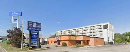 Rodeway Inn & Suites Youngstown