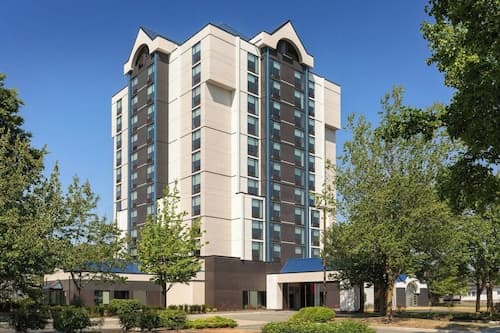 Red Roof Inn PLUS+ Vancouver Airport