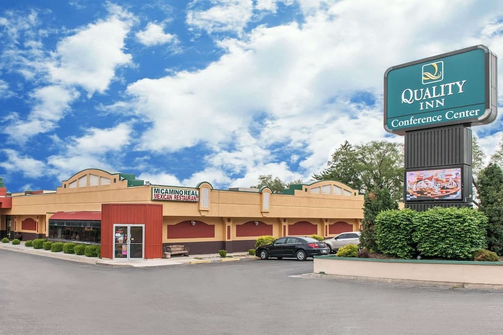 Quality Inn Conference Center Logansport