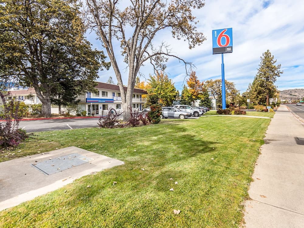 Motel 6 Yreka, CA