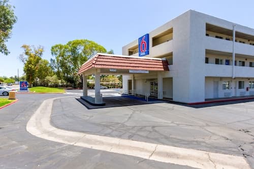 Motel 6 Tempe, AZ – Phoenix Airport – Priest Dr