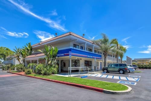 Motel 6 Pomona, CA - Los Angeles