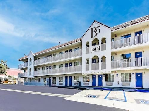 Hotel B5 Watsonville, CA - Monterey Area