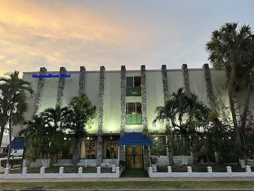 Chateaubleau Hotel