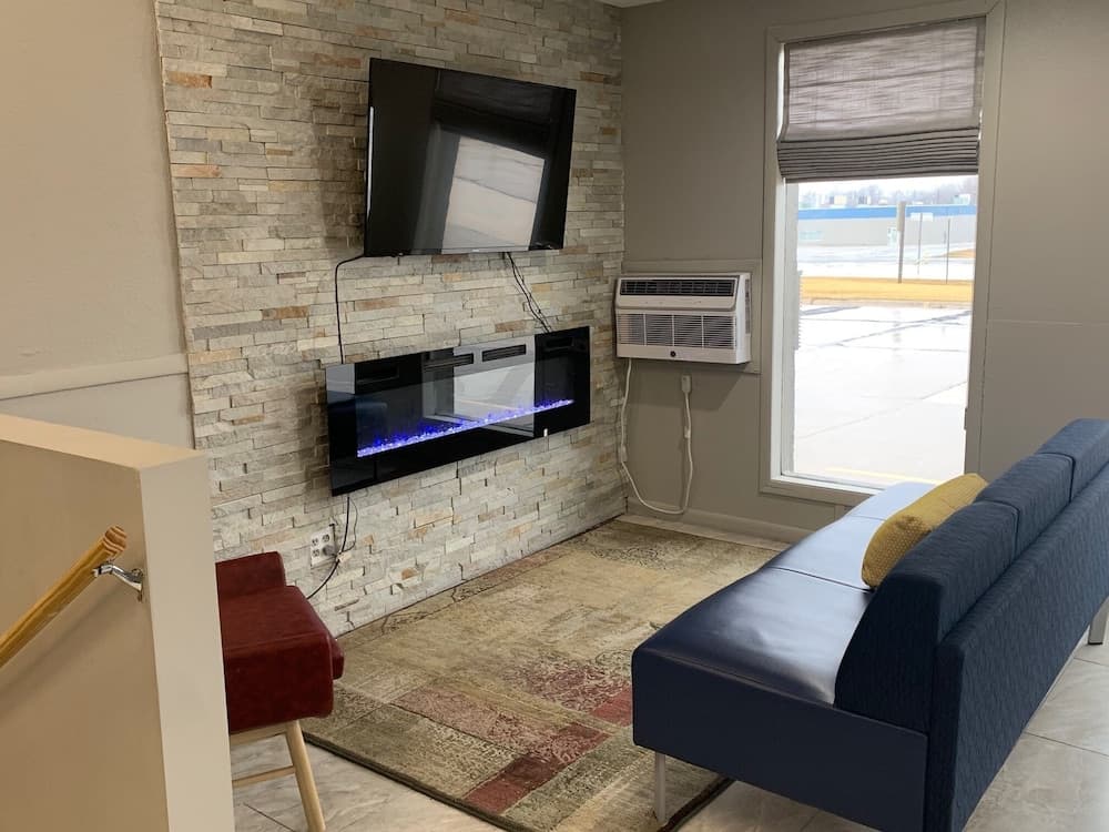Super 8 by Wyndham Kirksville-University Area