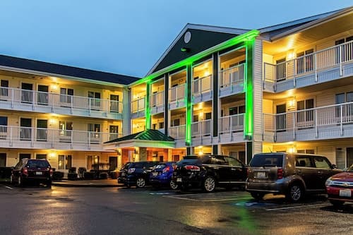 HomeTowne Studios by Red Roof Tacoma - Puyallup