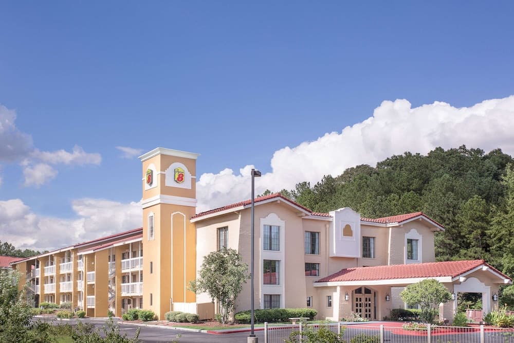 Super 8 by Wyndham Austell/Six Flags