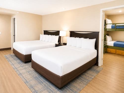 Stanford Inn & Suites Anaheim