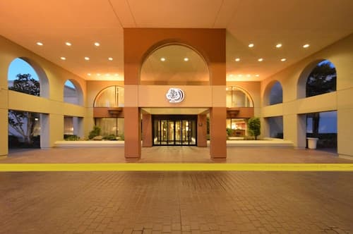 Doubletree by Hilton Newark - Fremont