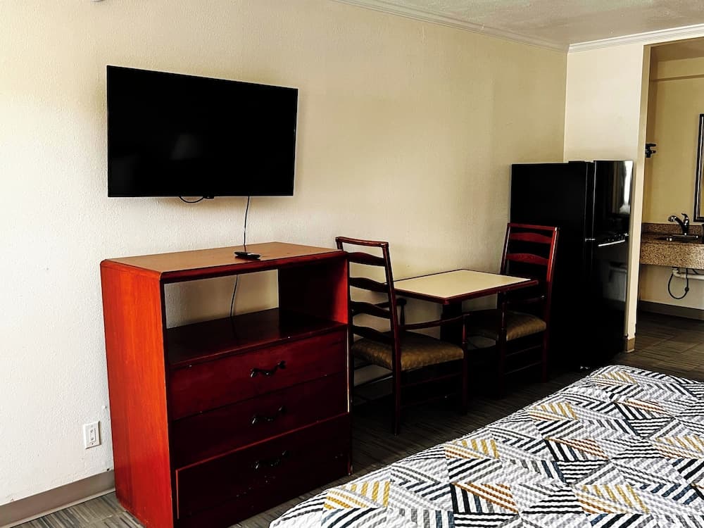 Studio 6 Fort Worth, TX – Downtown East