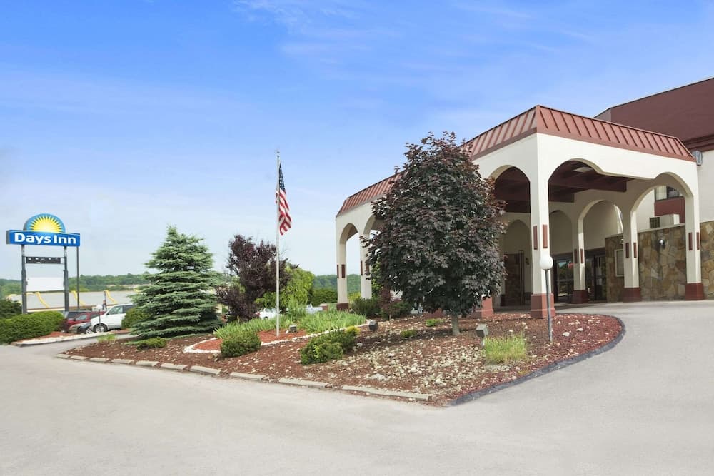 Ramada by Wyndham Pittsburgh/New Stanton