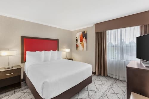 Best Western Plus Rose City Suites