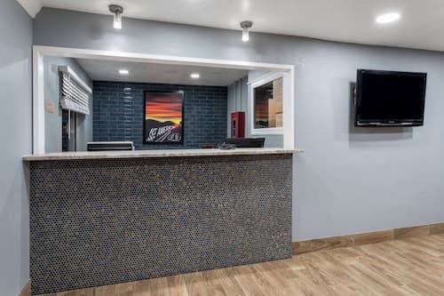 Travelodge by Wyndham Albuquerque East