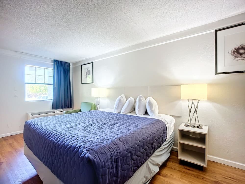 SoHo Inn & Suites Jacksonville North