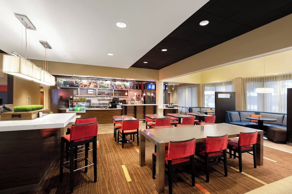 Courtyard by Marriott Dallas-Fort Worth/Bedford
