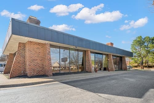 Williamsburg Suites