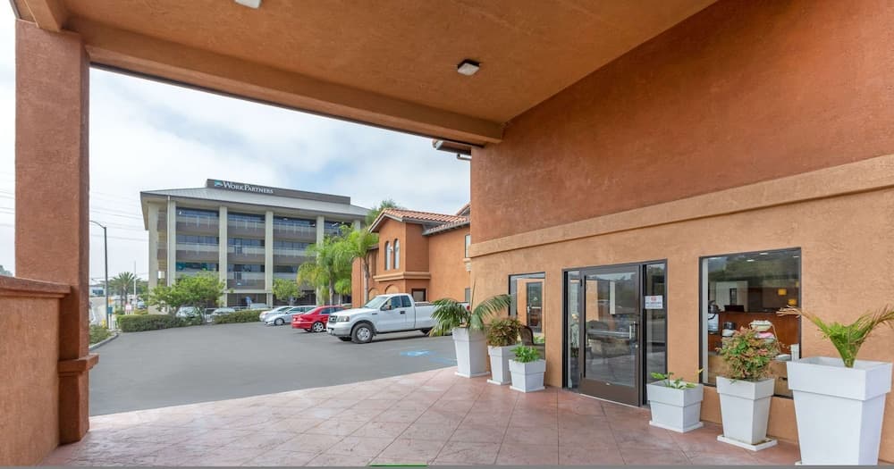 Quality Inn & Suites Oceanside near Camp Pendleton