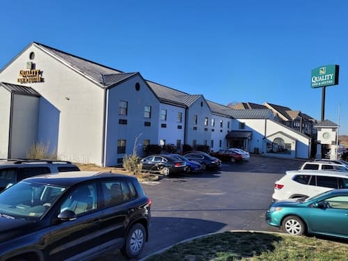 Quality Inn & Suites Columbia I-70
