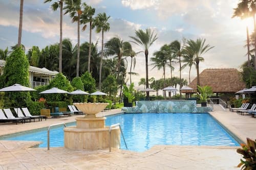 Kimpton Surfcomber Hotel by IHG