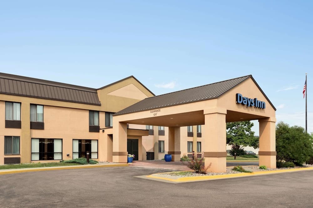 Days Inn by Wyndham Fargo/West Acres