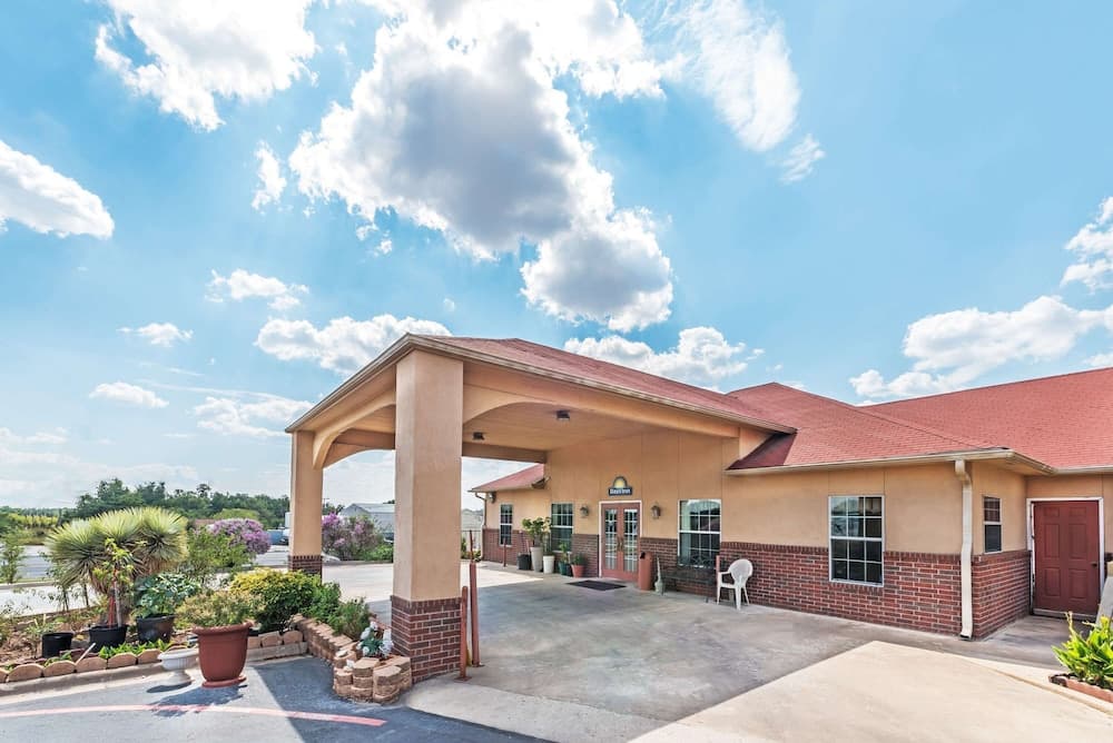 Days Inn by Wyndham Gainesville