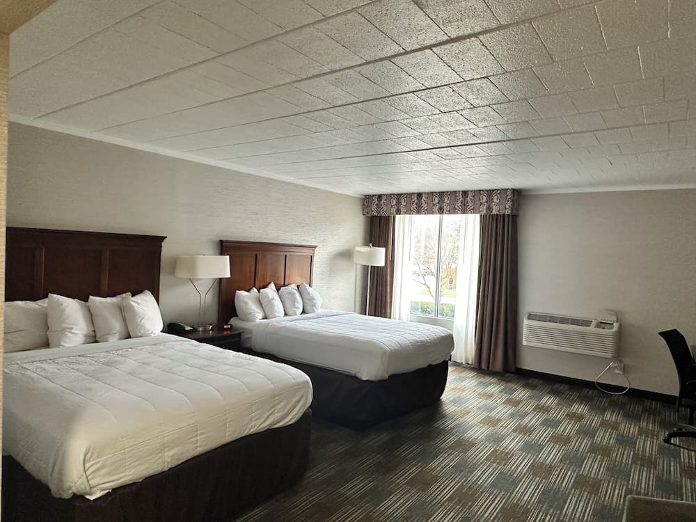 Finger Lakes Inn & Suites