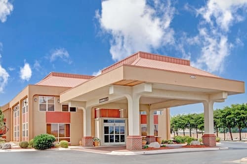 Ramada by Wyndham West Memphis