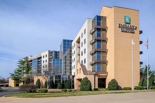 Embassy Suites by Hilton St. Louis Airport