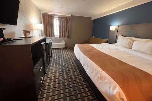 Quality Inn & Suites Louisville East