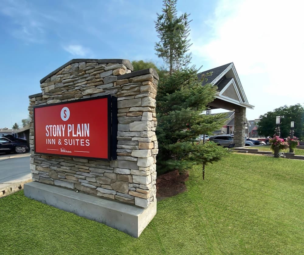 Stony Plain Inn and Suites