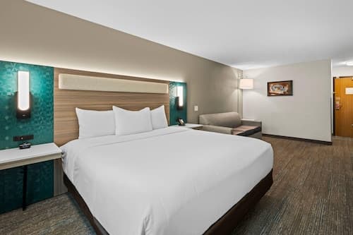Econo Lodge Inn & Suites Santa Fe South