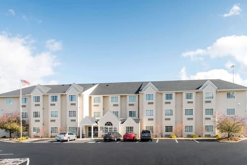 Microtel Inn & Suites by Wyndham North Canton