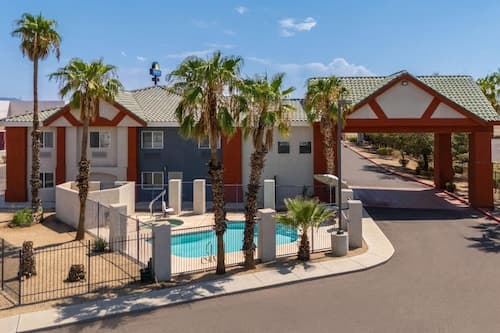 Days Inn by Wyndham Phoenix West