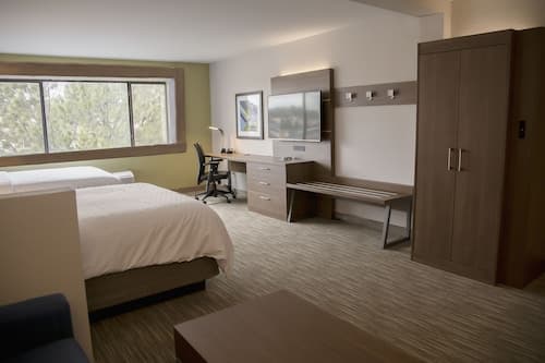 Holiday Inn Express & Suites Colorado Springs North by IHG