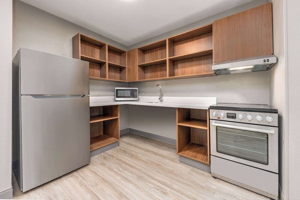 Hawthorn Extended Stay by Wyndham Bedford / Dallas