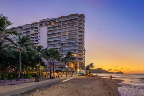 Castle Waikīkī Shore