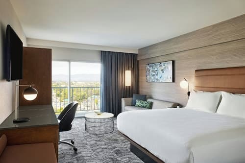 Courtyard by Marriott Los Angeles - Sherman Oaks