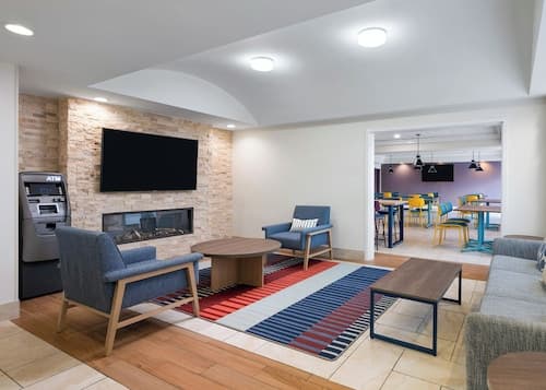 Garner Hotel August West by IHG