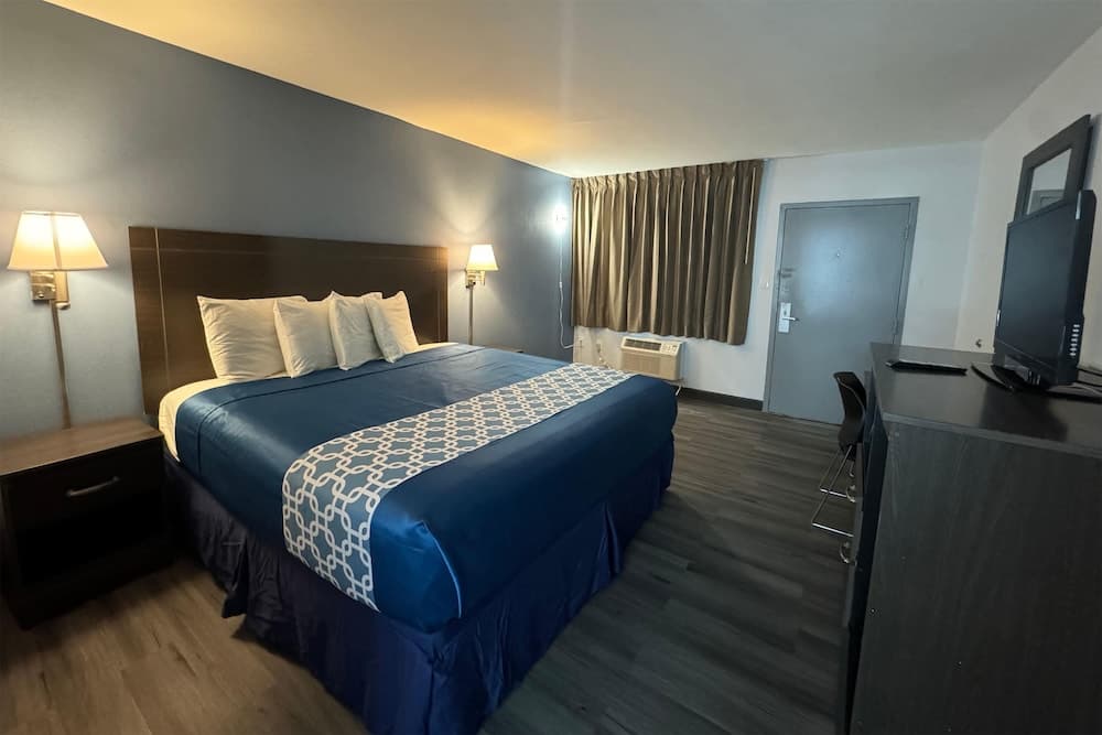 Travelodge by Wyndham Gainesville
